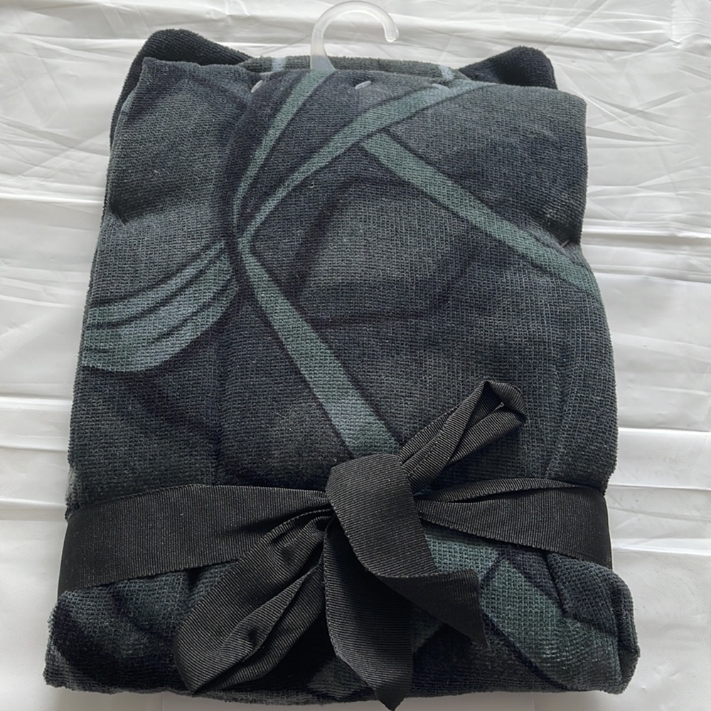 Marvel Avengers Black Panther kids hooded towel NWT - Picture 6 of 7